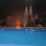 Cl16A Muji Style Balcony Infinity Pool Klcc View