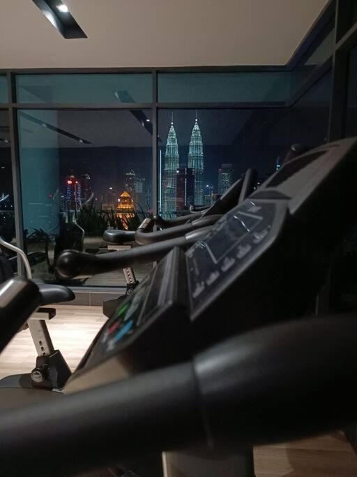 Cl16a Muji Style Balcony Infinity Pool Klcc View Kuala Lumpur