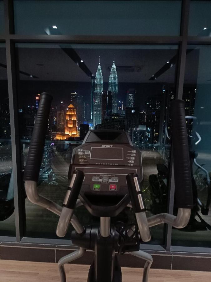 Cl16a Muji Style Balcony Infinity Pool Klcc View Kuala Lumpur