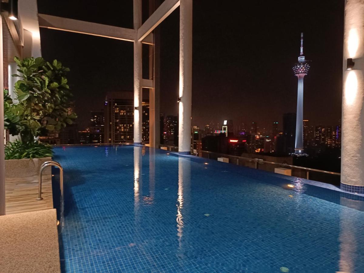 Pangsapuri Cl16a Muji Style Balcony Infinity Pool Klcc View Kuala Lumpur